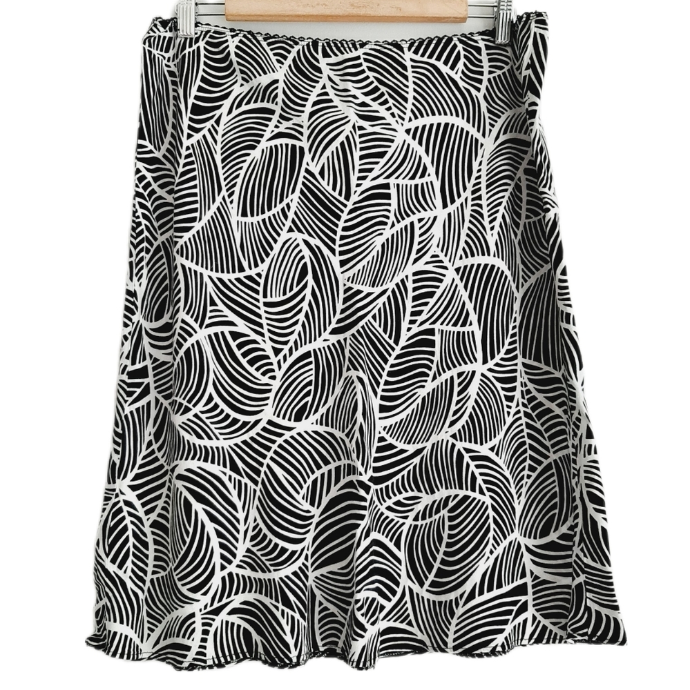 🍒 Florence + Fred Pull-On Lingerie Light Slip Style Knee Length Skirt B&W Sz 16